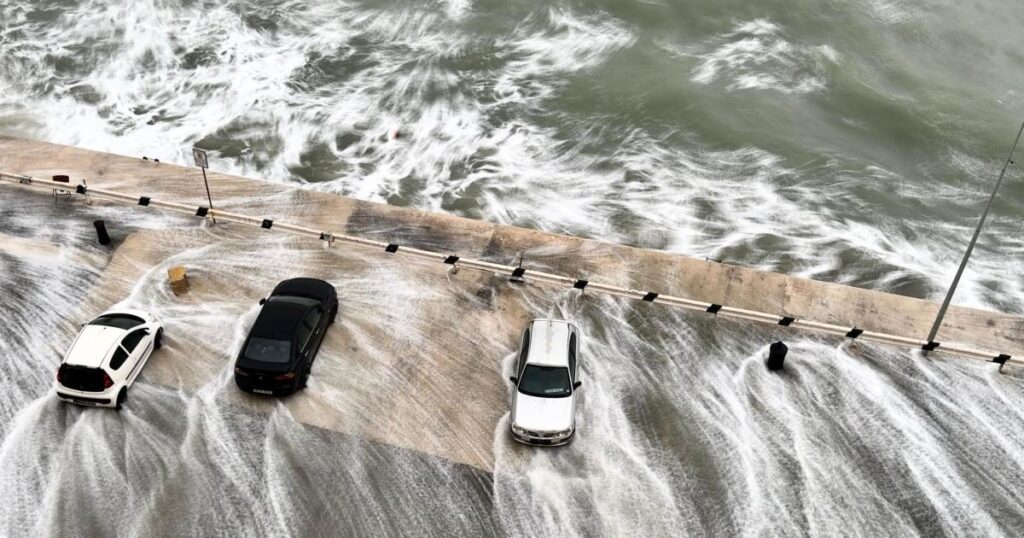 Gale-force winds to return on Sunday as CPD issues warning