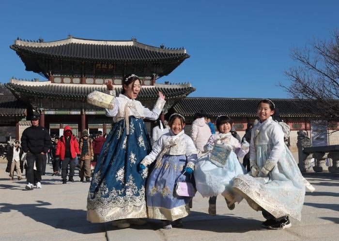 Foreigners’ favourability toward South Korea hits record high at 82.3%, led by UAE and Egypt
