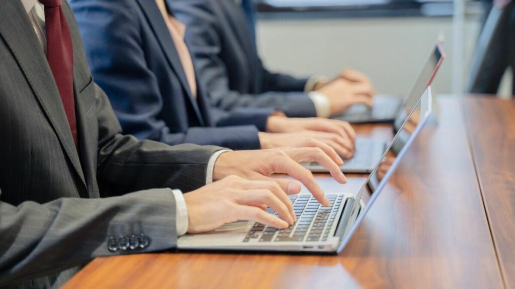 The reason Japanese newspapers are so boring: their journalists are satisfied being “transcription machines”