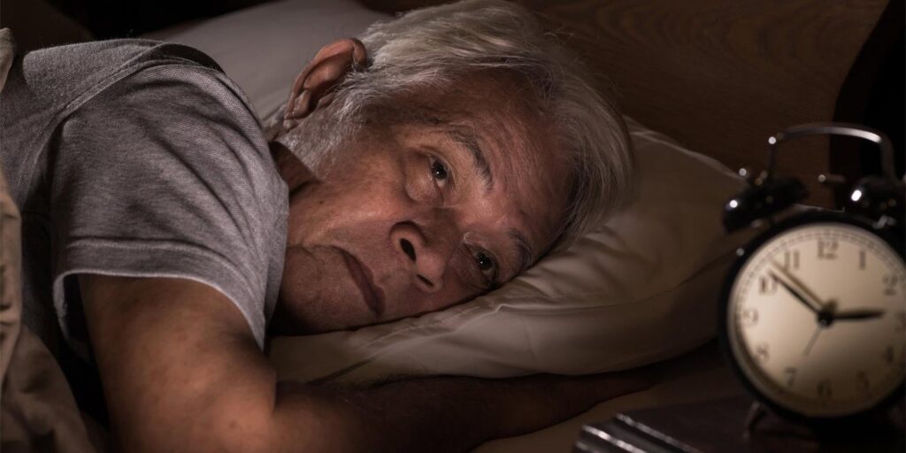 Severe sleep problems is associated with fewer years of healthy brain function, and may reduce total life expectancy by several years. A 65-year-old man with severe sleep issues could expect to live 2.4 fewer years. Impacts on life expectancy appeared less severe for women than for men. Severe sleep problems is associated with fewer years of healthy brain function, and may reduce total life expectancy by several years. A 65-year-old man with severe sleep issues could expect to live 2.4 fewer years. Impacts on life expectancy appeared less severe for women than for men.