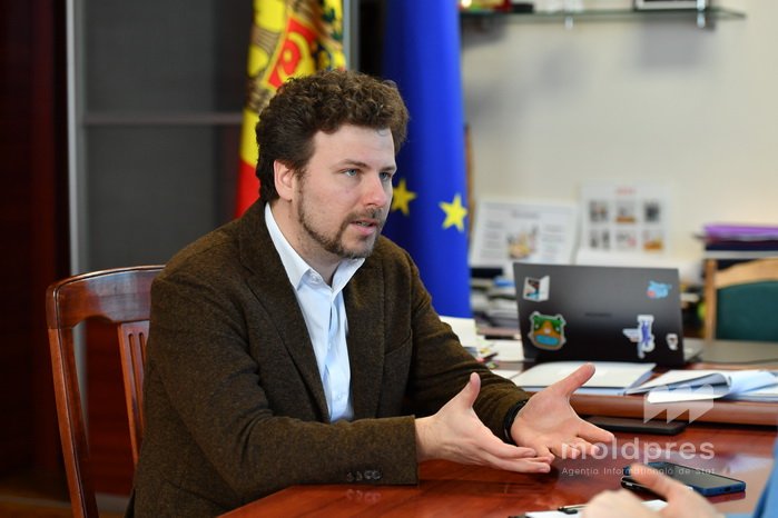 Record number of young people employed in schools, kindergartens of Moldova; education minister says willing to make decision to come to system even more attractive