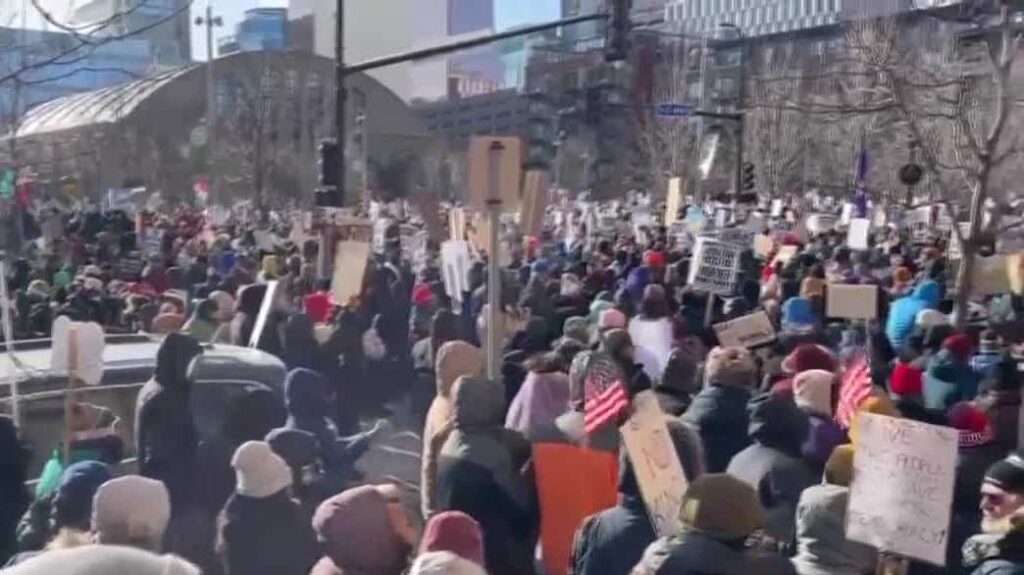 Graphic shooting coverage can trigger vicarious trauma, expert says