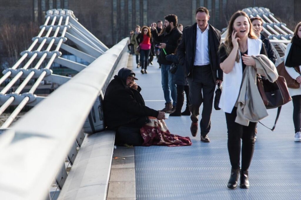 The killer report: in France, up to 13 years less life expectancy for the poorest.