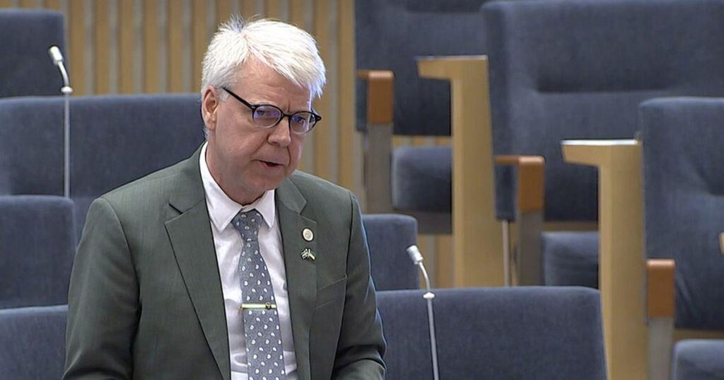 After the Nazi discovery - Hargestam (SD) leaves the role of chairman