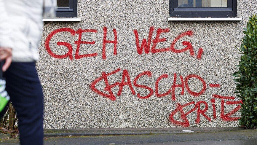 Merz graffiti: Second house search was unlawful
