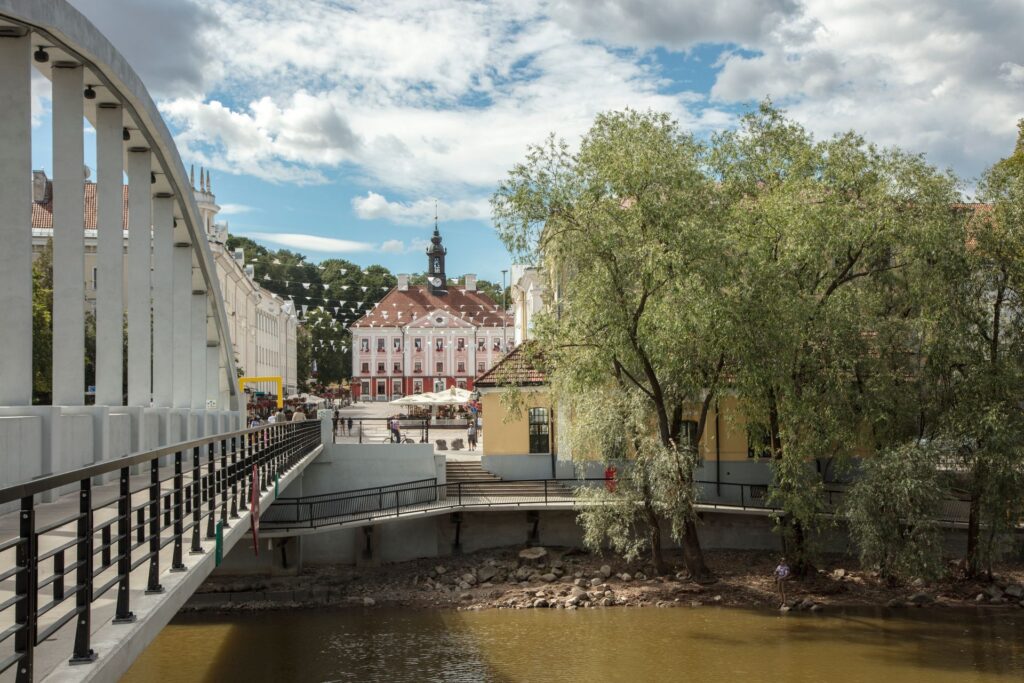 A bridge over the River Emajõgi in Tartu, with the town hall in the background. Photo by Riina Varol.