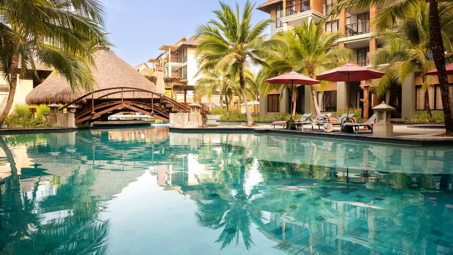 Swedes more annoyed by noisy hotel rooms than sunbed hogging