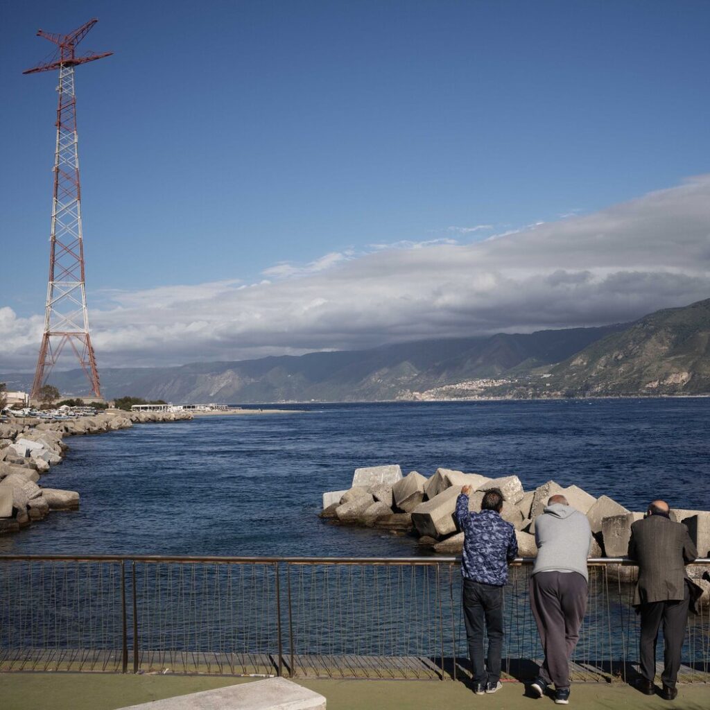 Bridge to nowhere: Italy’s €13.5 billion mega-project puts politics over people - Follow the Money