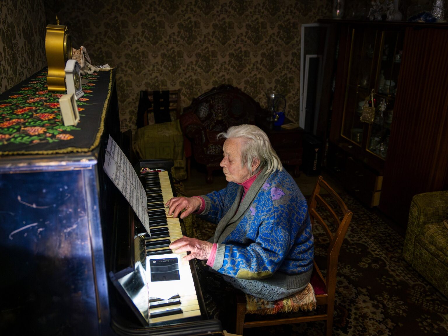 Photos: Power outages leave people in freezing conditions in Kyiv | Russia-Ukraine war News