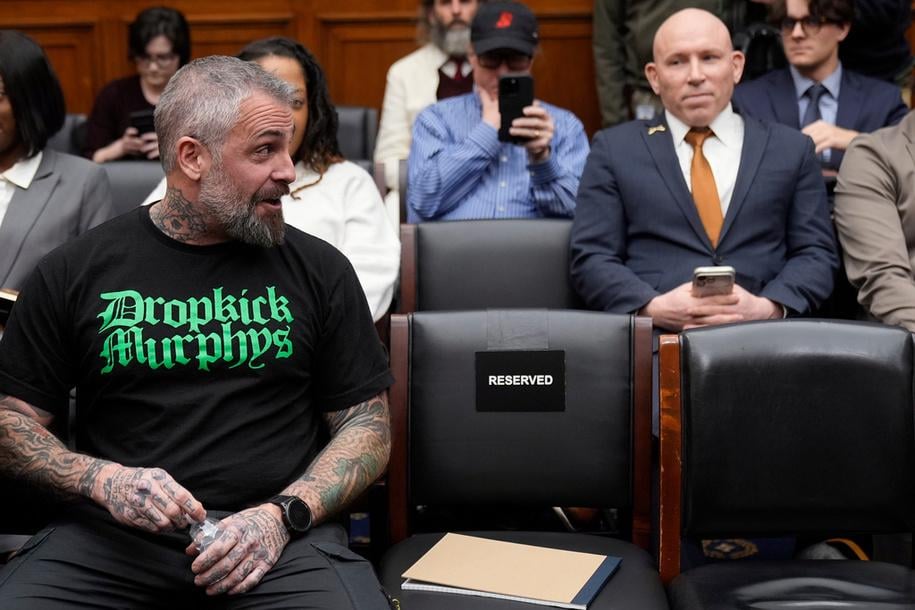 'Go f-ck yourself': Hero cop calls out GOP stooge for Jan. 6 lies