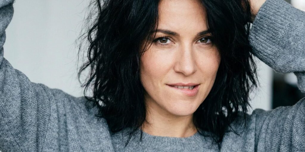 Women display more fluidity in sexual attractions and fantasies than men. The research shows that while men strongly prefer one gender over the other, women tend to display a wider range of potential attractions. Women display more fluidity in sexual attractions and fantasies than men. The research shows that while men strongly prefer one gender over the other, women tend to display a wider range of potential attractions.