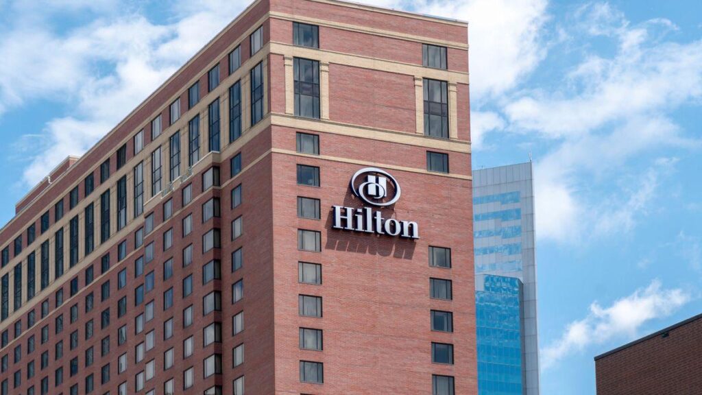 USA: Hotel refuses to allow ICE officers to stay - and is removed from the system by Hilton
