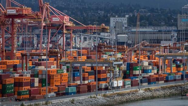 Canada's share of exports to U.S. hit lowest level in decades in October