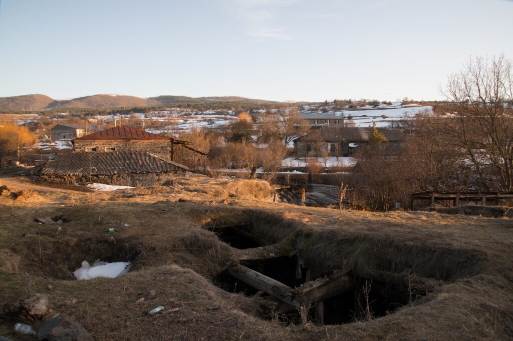 Collapsed ceiling of a Darbazi dwelling