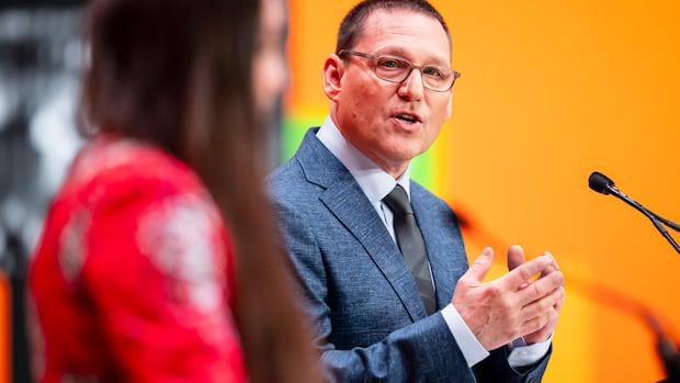 NDP leadership candidate Avi Lewis goes after AI data centres