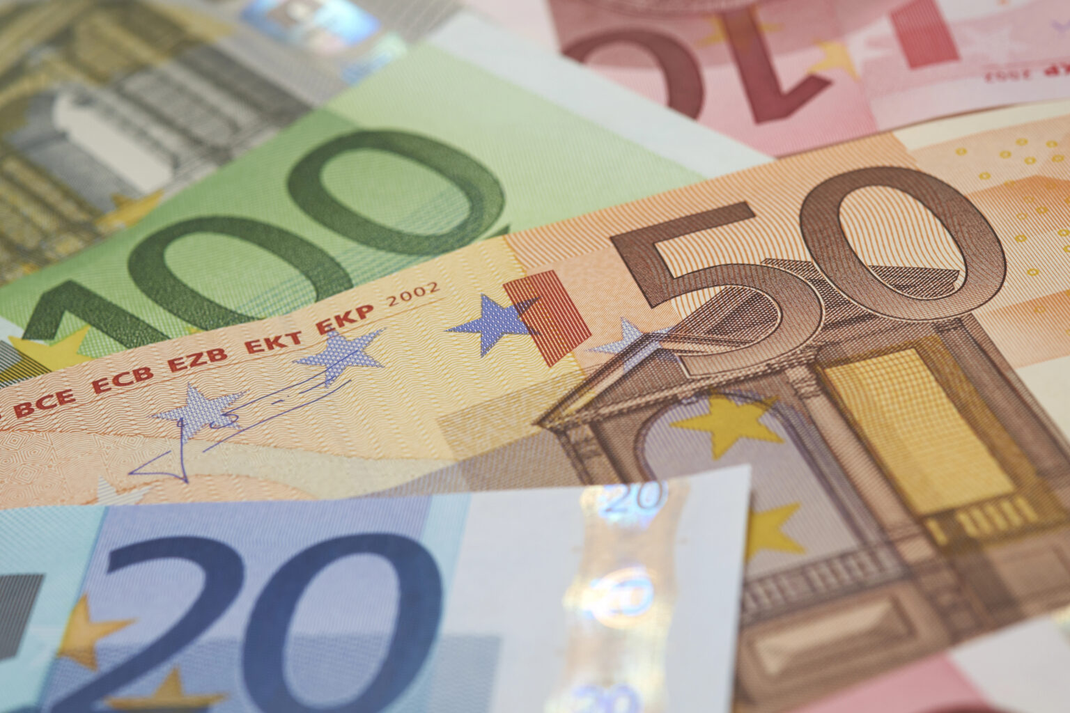 Slovenia successfully issued a new 10-year EUR bond via the international capital markets