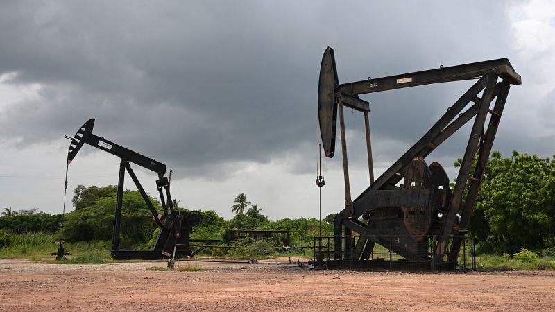 Trump says Venezuela will turn over 30 million to 50 million barrels of oil to US | CNN Business