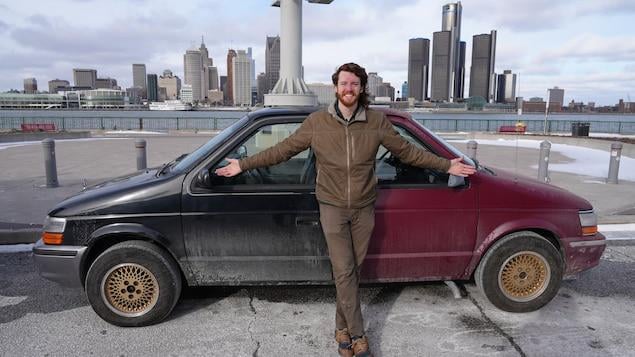 Detroit man crosses border in minivan with 2 front ends — 1 made in Canada, 1 in U.S.