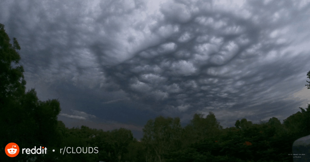 Timelapse of the Undulatus Asperatus clouds over Ipswich yesterday