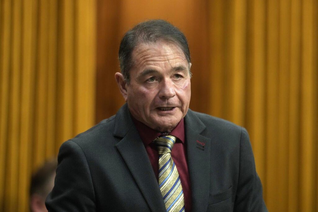 B.C. Conservative MP Scott Anderson says he rejected Liberal approach to cross floor.