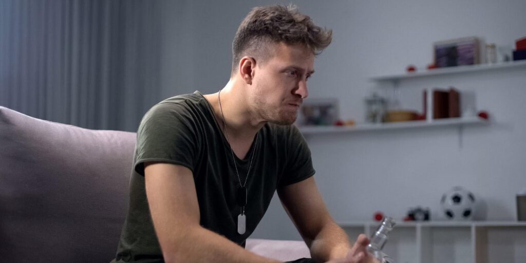 Hyperarousal symptoms drive alcohol problems in male soldiers. Research highlights that symptoms of hyperarousal specifically increase the risk of alcohol-related problems for men but not for women.