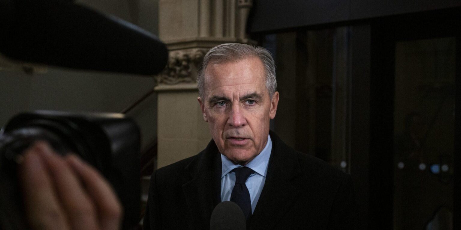Carney government showing a ‘clear reluctance’ to criticize Trump with lack of direct condemnation over Venezuela raid, says past Liberal foreign minister Axworthy