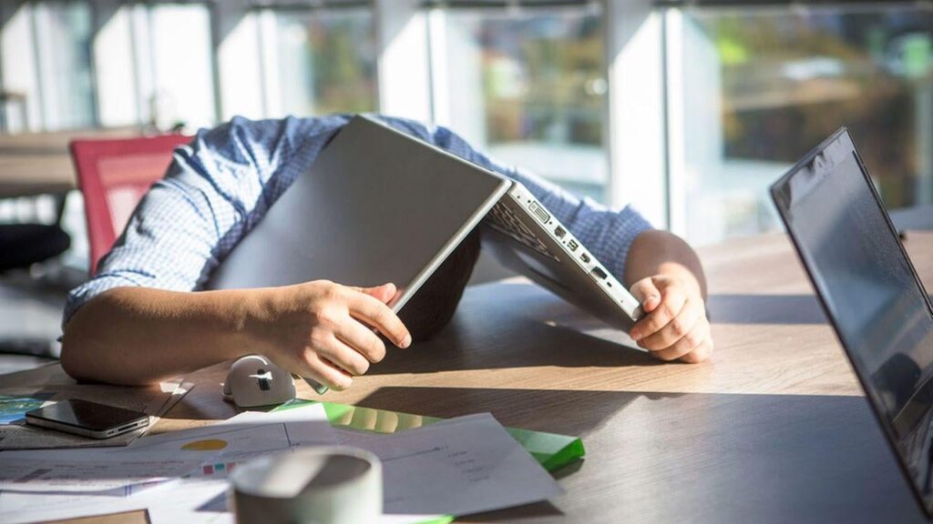 “Thirty people around the table, five talking”: why so many meetings result in no decision