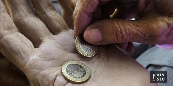 Oxfam: The 12 richest people have more wealth than half of the world's poorest people