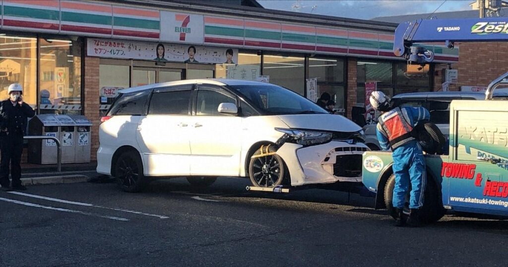 15-yr-old boy hit and killed by car at Osaka Pref. 7-Eleven