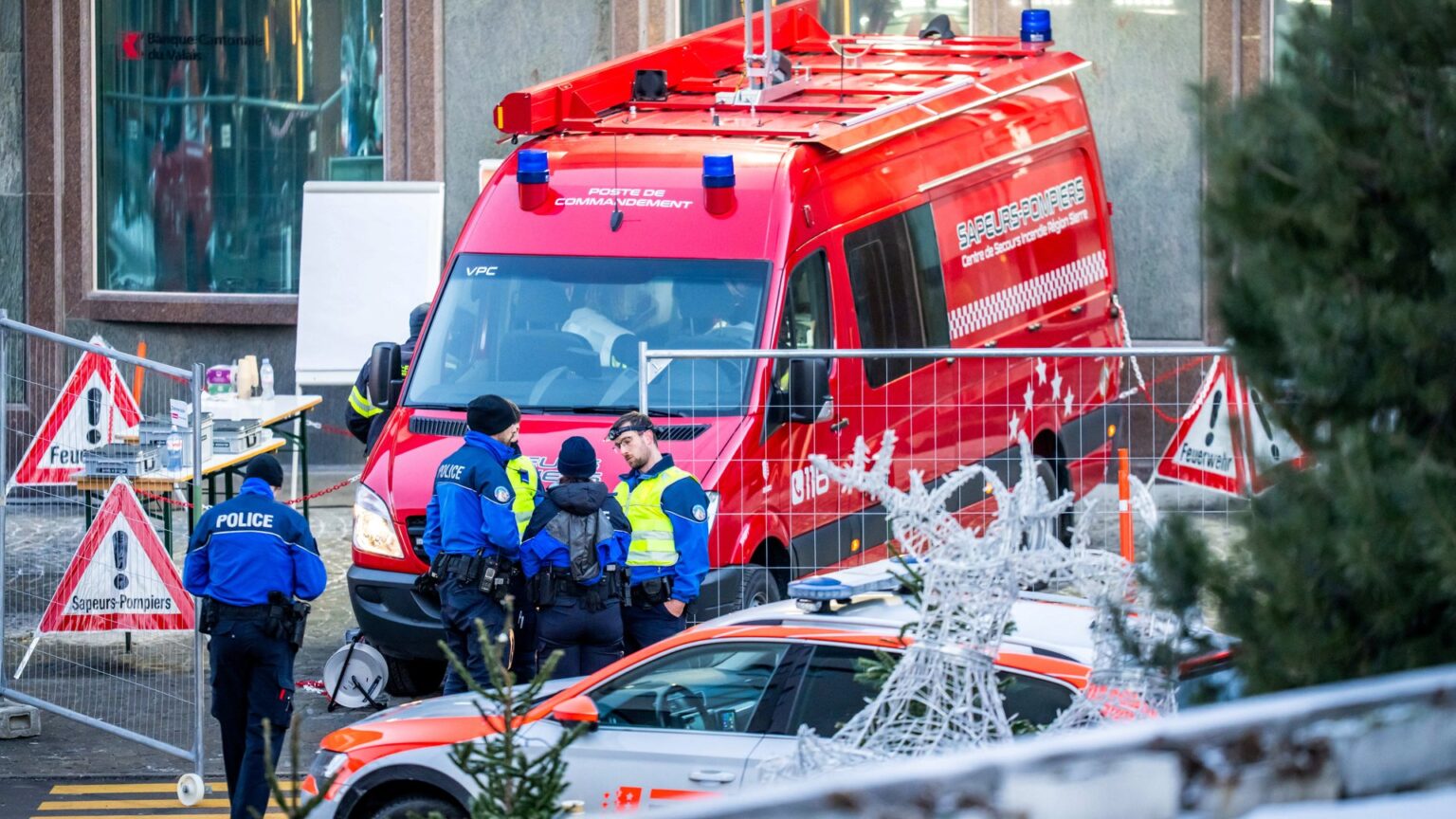 40 presumed dead, 115 injured in New Year’s fire at Swiss ski resort Dozens are presumed dead, and around 100 more were seriously injured after a fire broke out at a bar in the Swiss Alps.