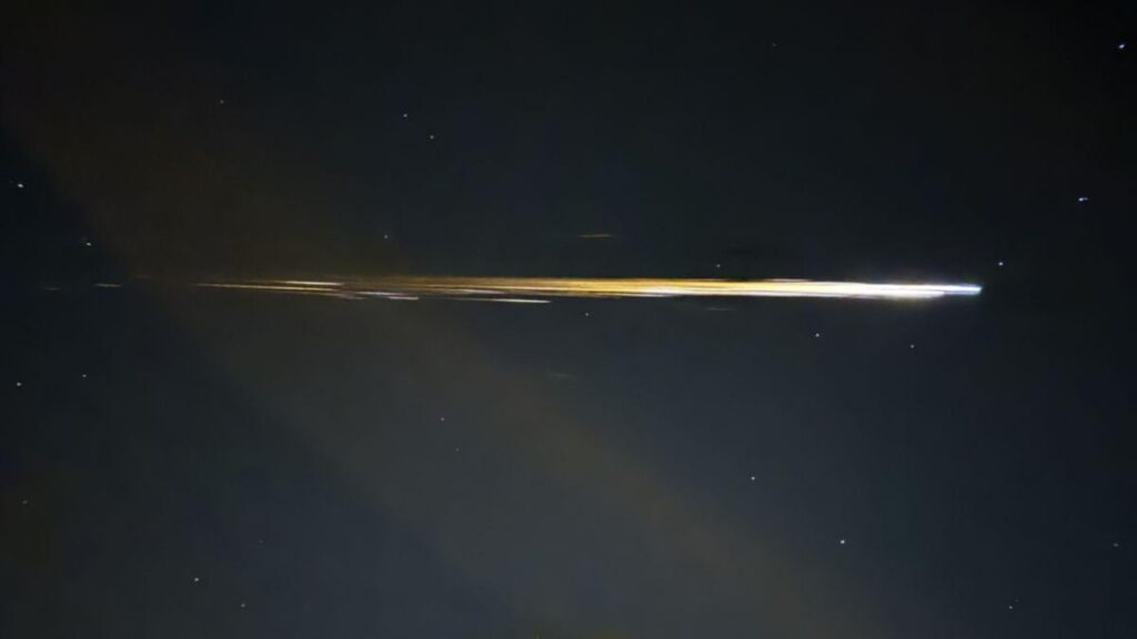 Earthquake sensors detect sonic booms from incoming space junk