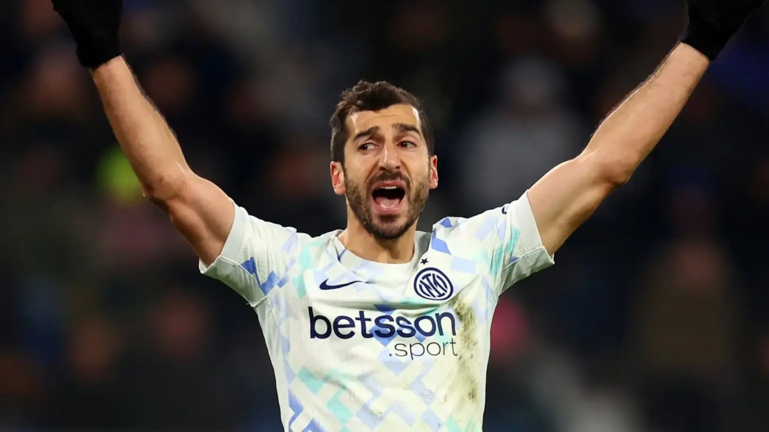 Henrikh Mkhitaryan Addresses the Armenian People with a New Year Message