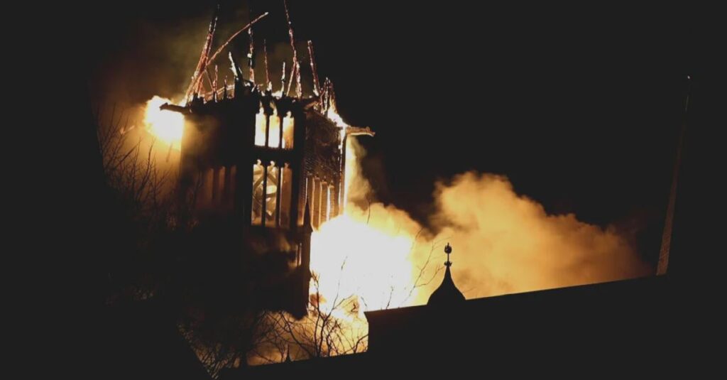 Tower Vondelkerk in Amsterdam completely collapsed, NL-Alert issued