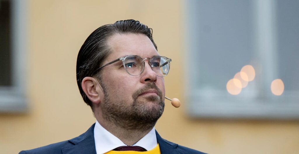 Åkesson overtakes Andersson - tops the confidence list