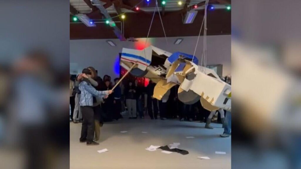 A cardboard police car destroyed in an arts school in Mulhouse: the Minister of the Interior denounces “unacceptable” facts