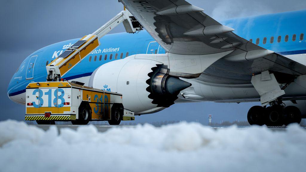 Code orange tomorrow morning in almost the entire country • 600 flights have now been cancelled