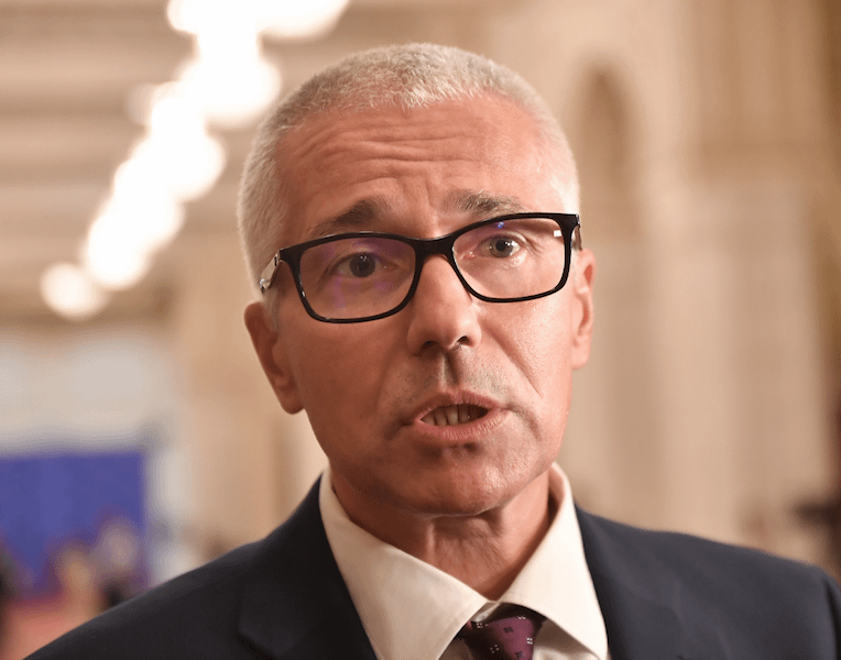 The Minister of Justice is a big thief! Gross plagiarism: 141 copy-paste pages, out of 247, in the doctoral thesis. "Olguța's lawyer" was checkmated by Emilia Șercan, but PSD defends its impostor