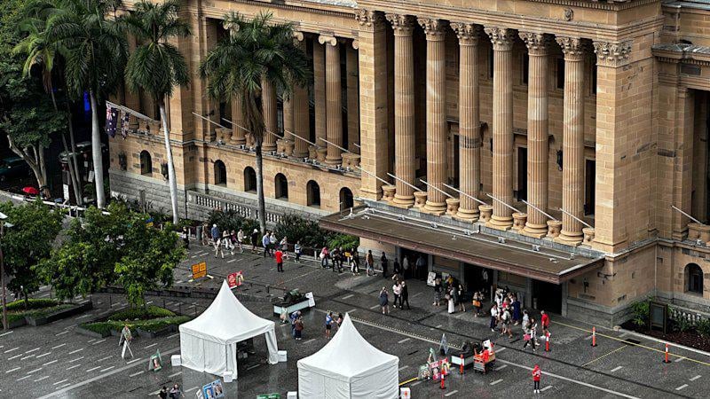 Crime and Corruption Commission issues warns the LNP government on rolling back ban on developer donations to political parties