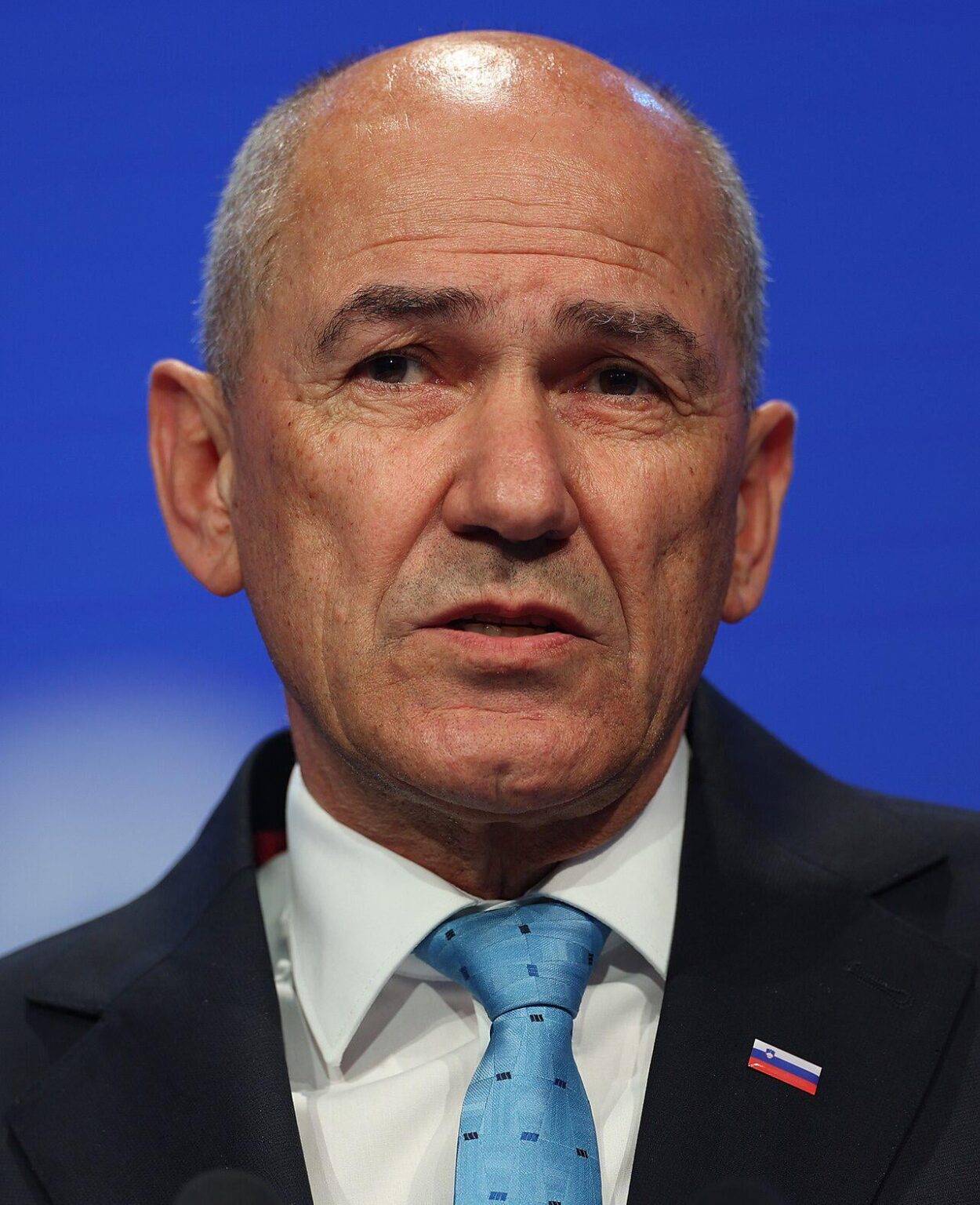 Obsessed devotion to parliamentary parties and fraud with a "discarded vote" - why have we been electing the same people in Slovenia for 30 years?
