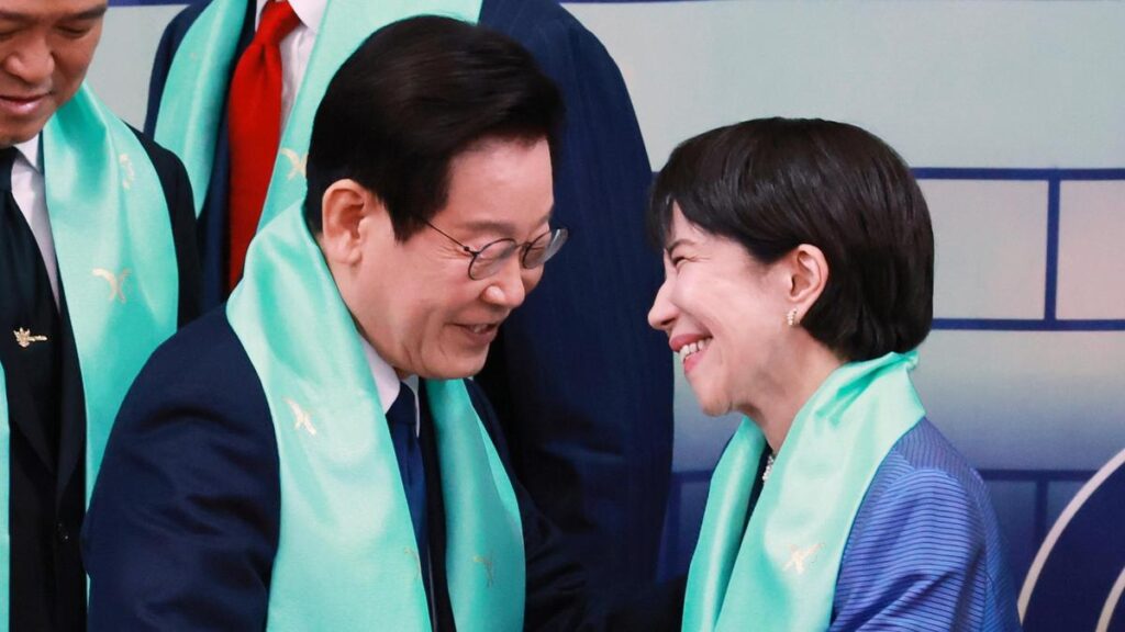 South Korea's Lee to head for Japan summit a week after meeting China's Xi