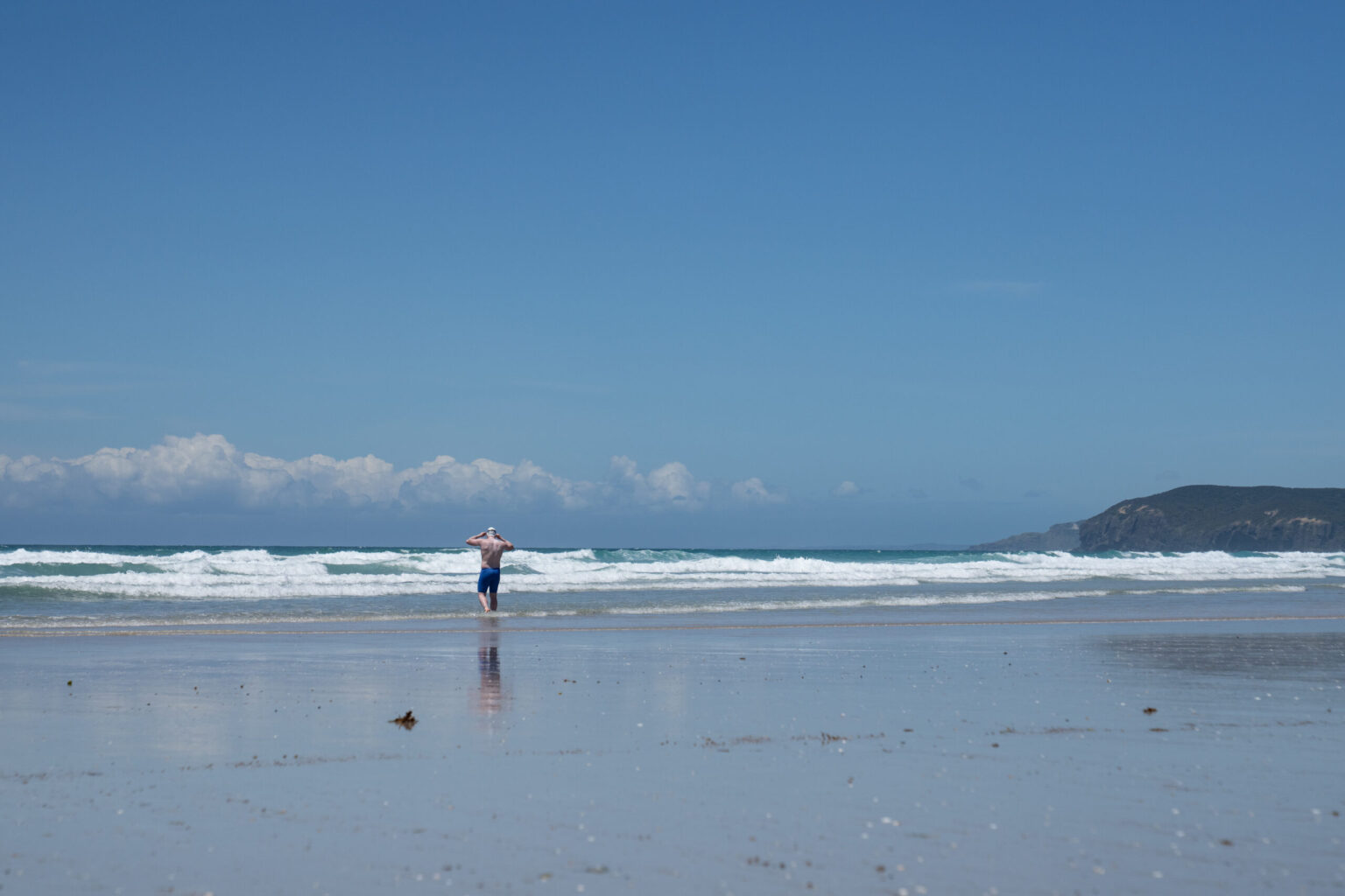 World-record swim calls for end to New Zealand bottom trawling World-record swim calls for end to New Zealand bottom trawling