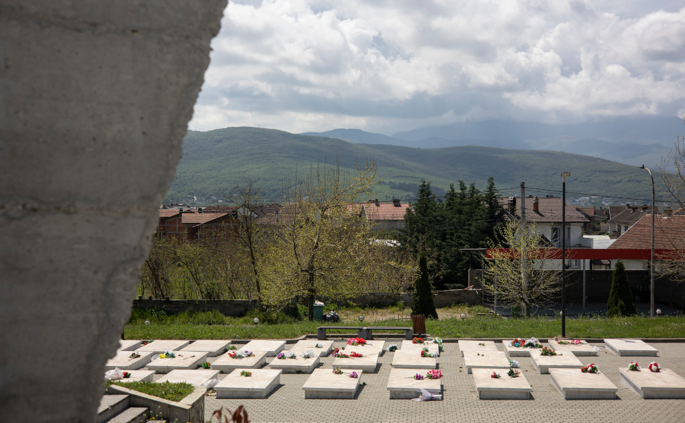 Views of the municipality of Krushë e Madhe, in Kosovo, from the massacre museum, April 2025. | Photo: Lola García-Ajofrín. 