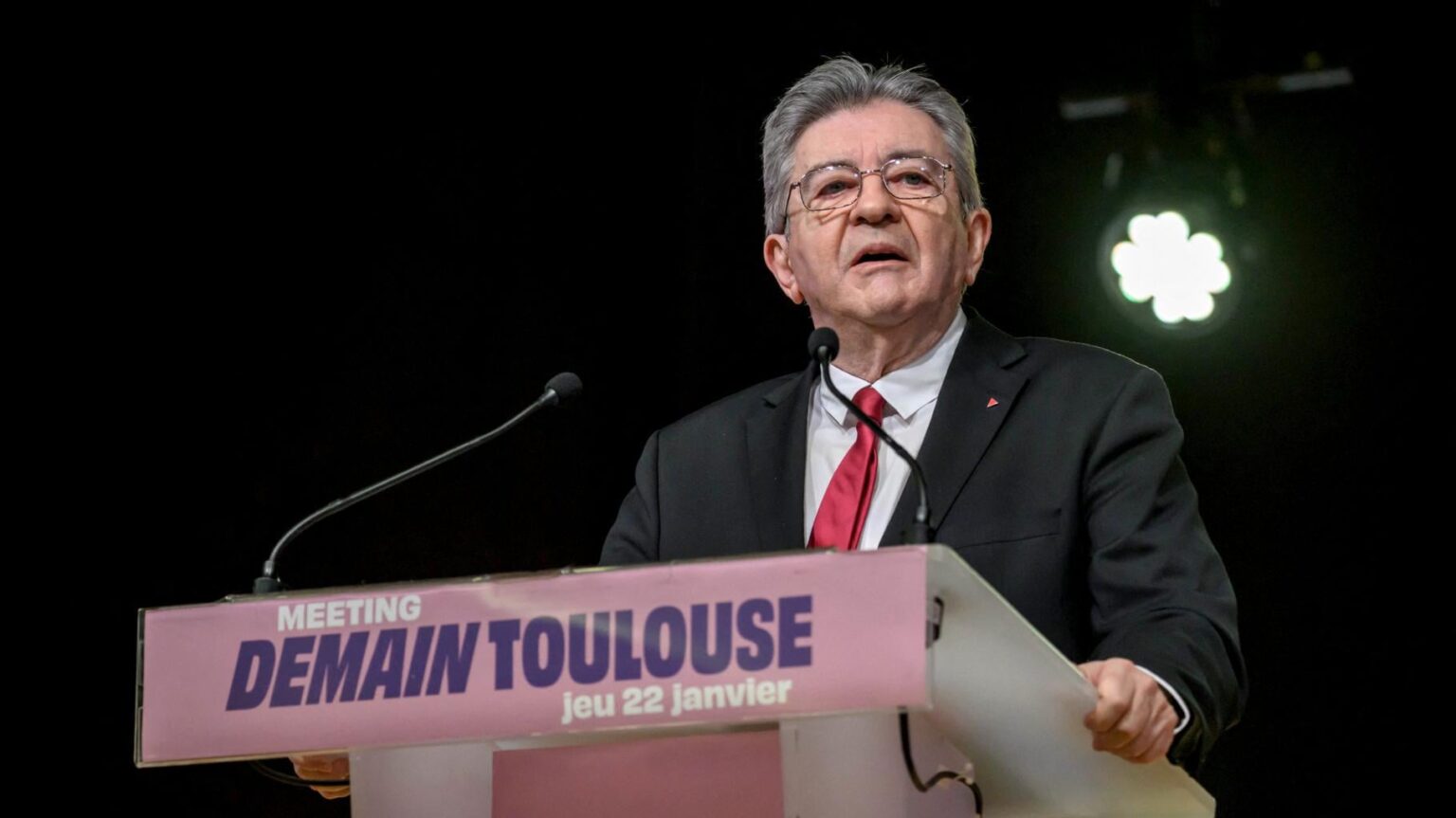 How Jean-Luc Mélenchon trapped Jordan Bardella on the “big replacement”