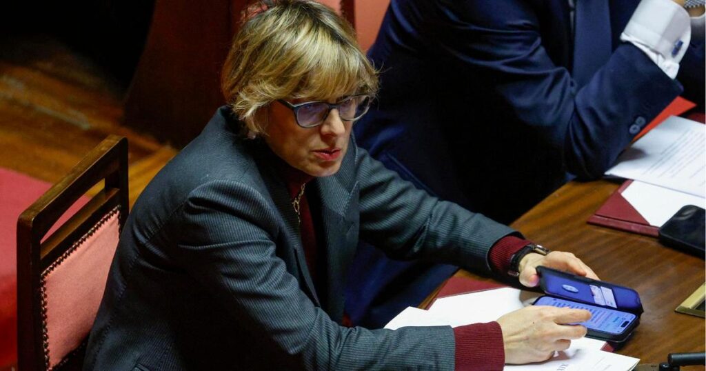 Rape bill, the text changes: the word "consent" disappears and some penalties are reduced