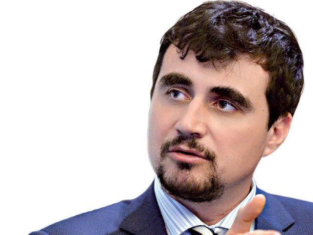 The government said all year that it was restructuring the local administration, but it ended up doubling the taxes on apartments and cars in order to have mayors like Mr. Negoiță from Sector 3 to throw even more money on curbs and sidewalks. Where will the 2 billion euros of extra income actually go?