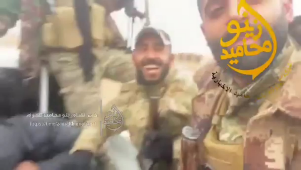 A soldier from the Syrian army addressed the PKK/SDF captives in Turkish: "These are Qandil's dogs."