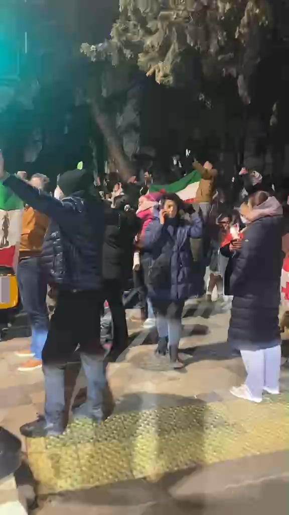 A protest in support of the Iranian people in front of the Iranian embassy