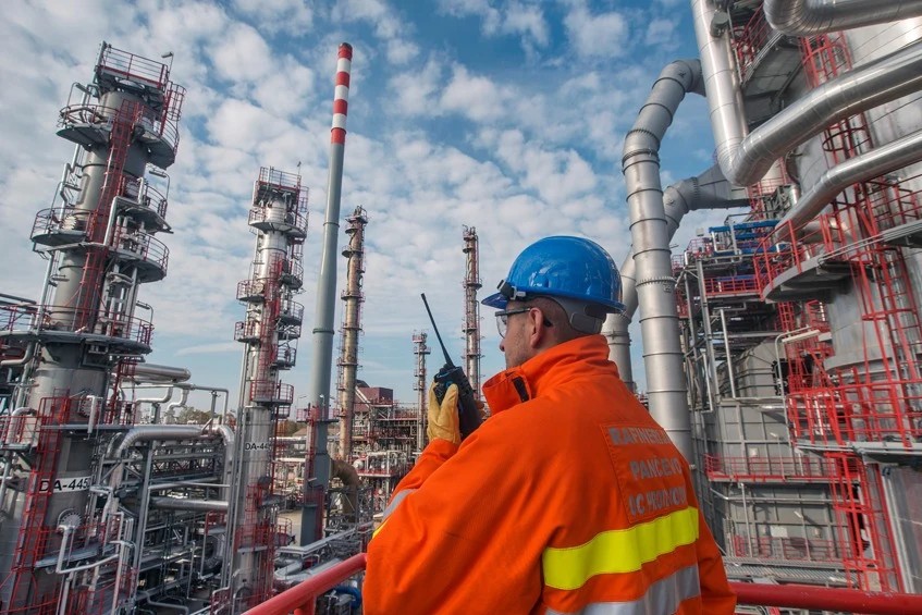Serbian refinery set to restart soon
