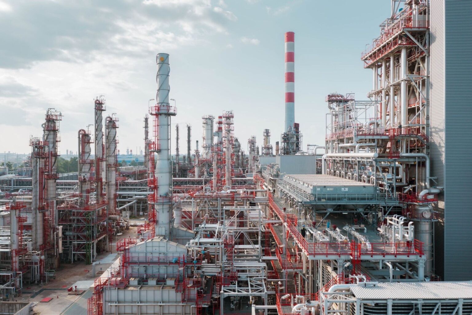 Serbian President expects MOL to buy NIS in January