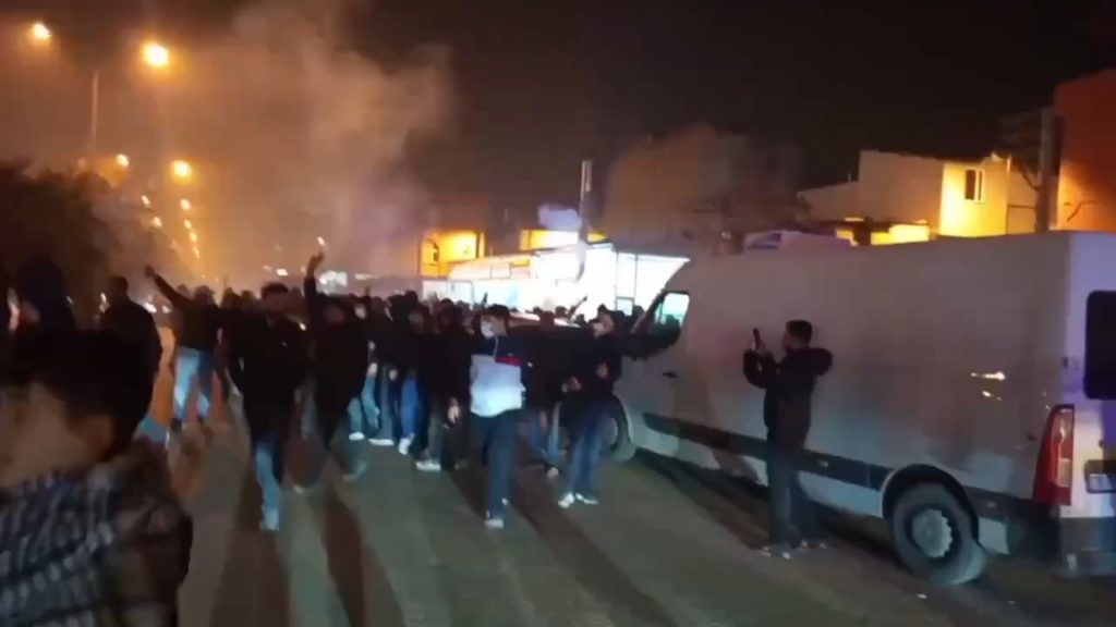 The idealist groups that attacked the Veryansın Tv and Pankuş Publications stand, which opposed the initiative in Adana, remained silent against the sympathizers of Apo and the terrorist organization in the same city.